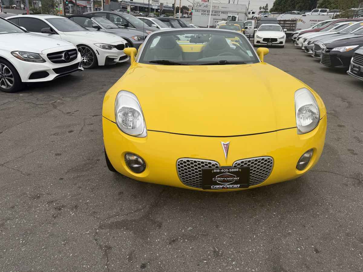 Used 2007 Pontiac Solstice Convertible w/ Premium Package image 2