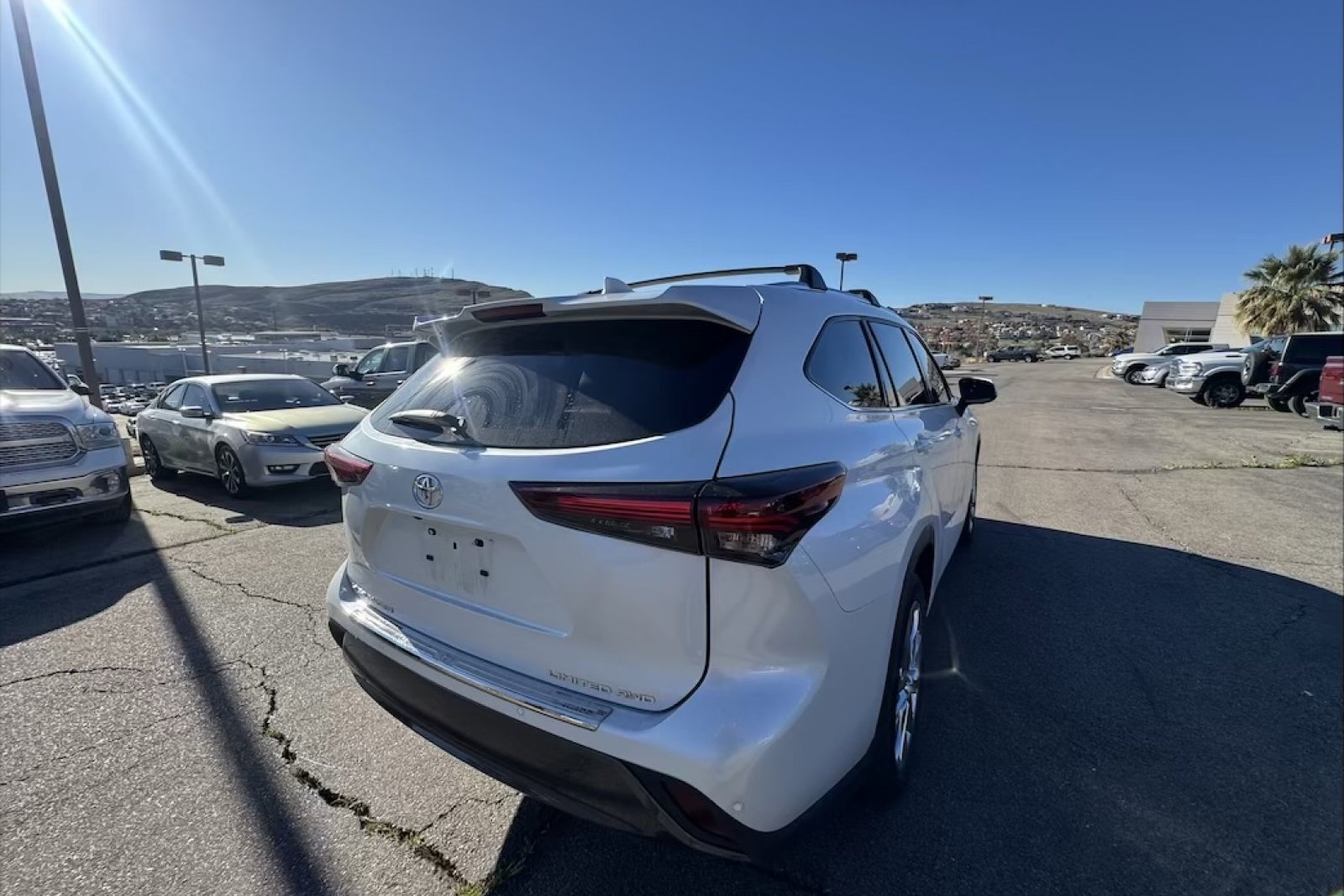 Used 2024 Toyota Highlander Limited image 5