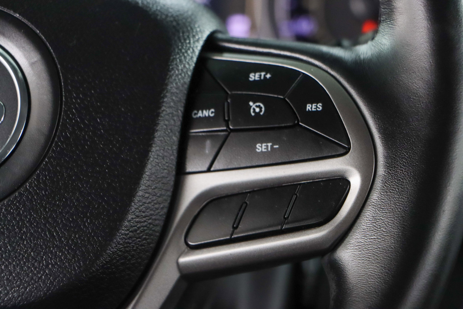 Used 2019 Jeep Cherokee Latitude Plus w/ Comfort/Convenience Group image 14