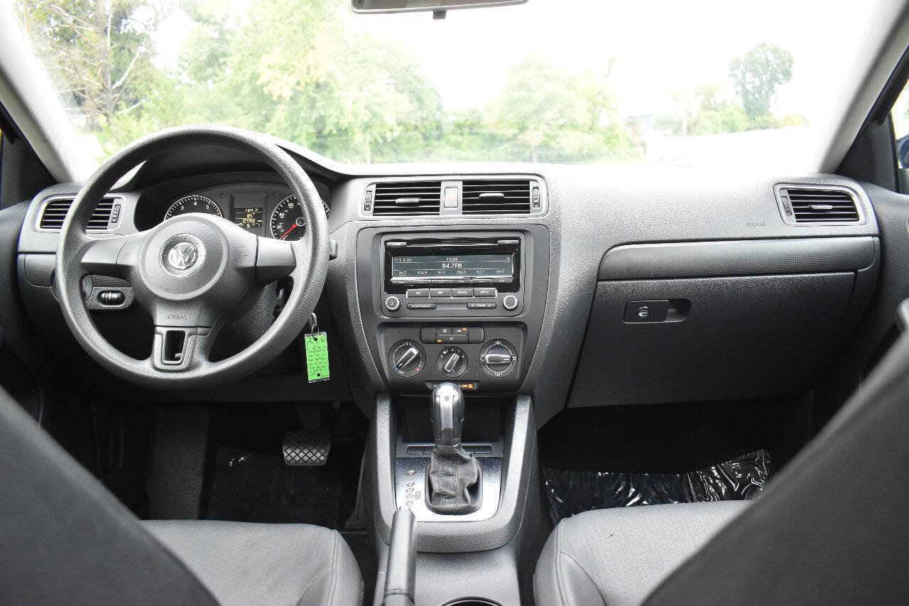 Used 2012 Volkswagen Jetta SE image 16