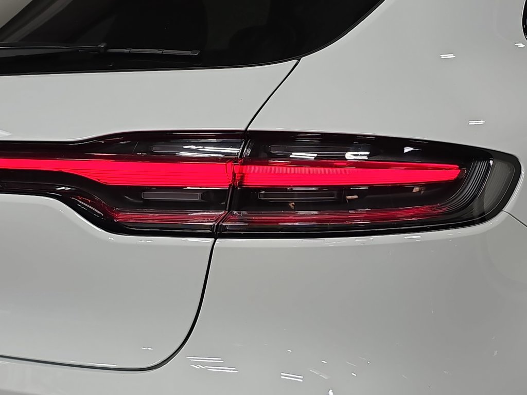 Certified 2026 Porsche Macan S AWD/4WD image 30