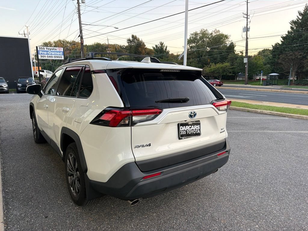 Used 2022 Toyota RAV4 XLE Premium AWD/4WD image 5