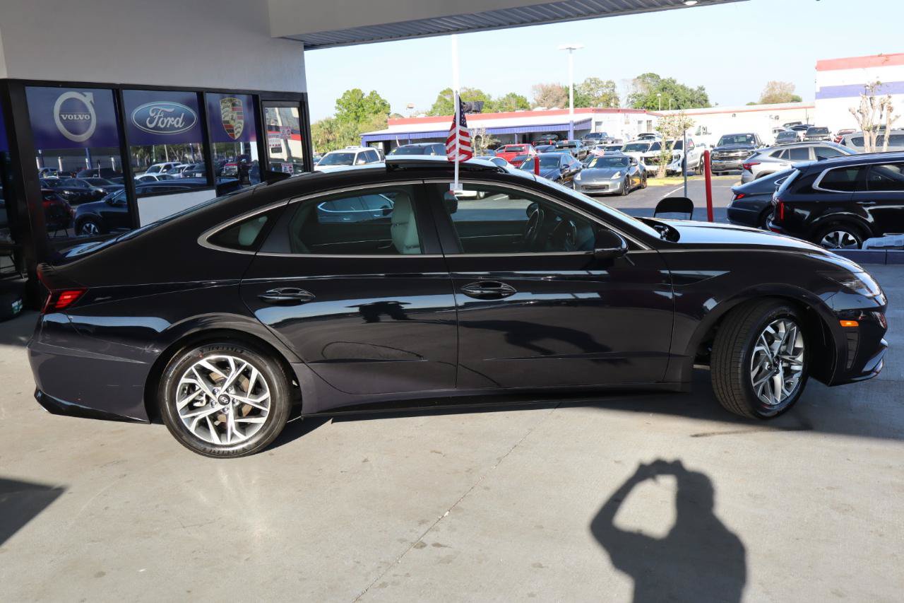 Used 2023 Hyundai Sonata SEL w/ Convenience Package FWD image 4