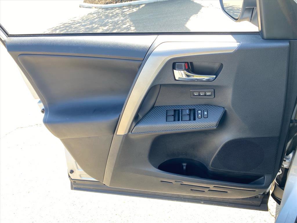 Used 2014 Toyota RAV4 Limited AWD/4WD image 20