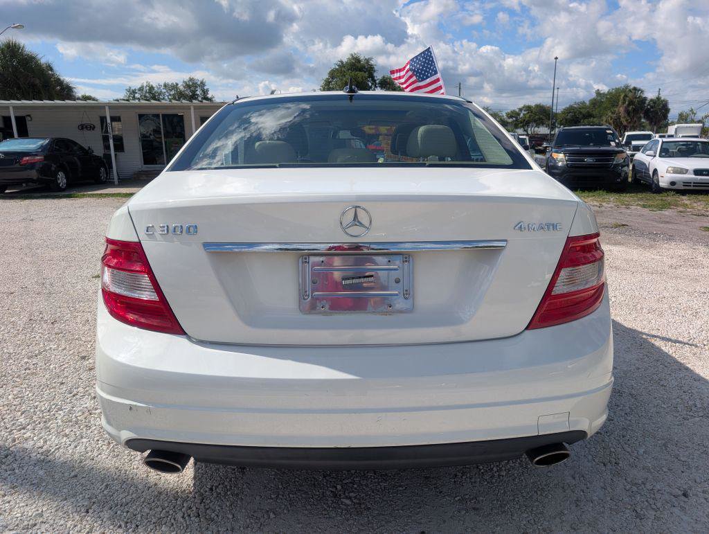 Used 2010 Mercedes-Benz C 300 4MATIC Sedan image 6