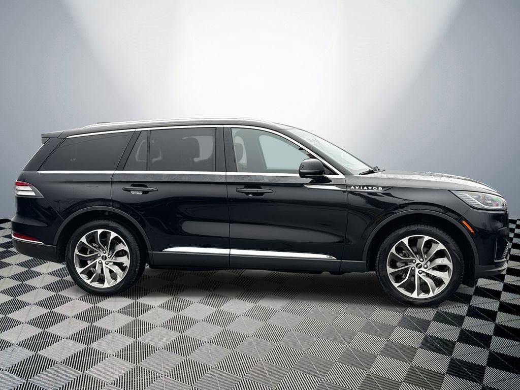 Used 2025 Lincoln Aviator Reserve w/ Illumination Package AWD/4WD image 6