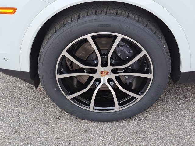New 2026 Porsche Cayenne AWD/4WD image 14
