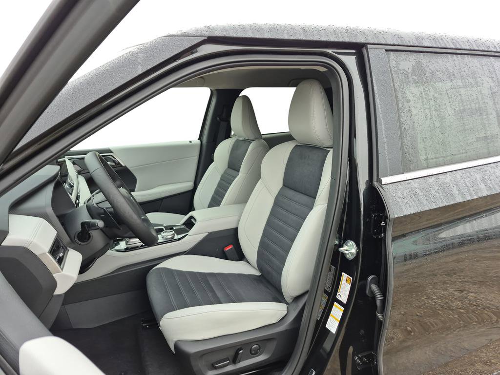 New 2026 Mitsubishi Outlander SE FWD image 16