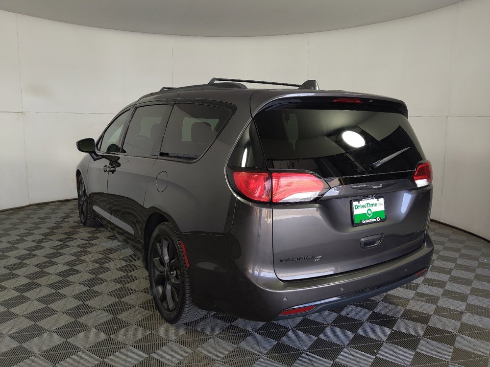 Used 2018 Chrysler Pacifica Limited w/ S Appearance Package FWD image 6