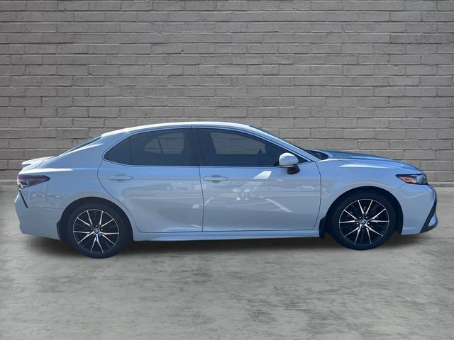 Used 2024 Toyota Camry SE FWD image 2