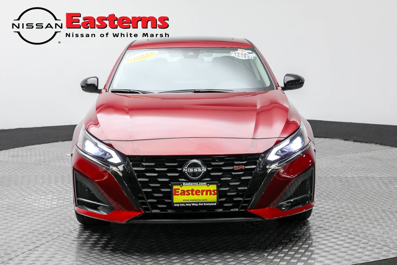 Used 2023 Nissan Altima 2.5 SR w/ SR Premium Package image 3