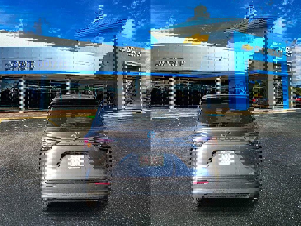 Used 2025 Toyota Sienna LE w/ LE Plus Package image 4