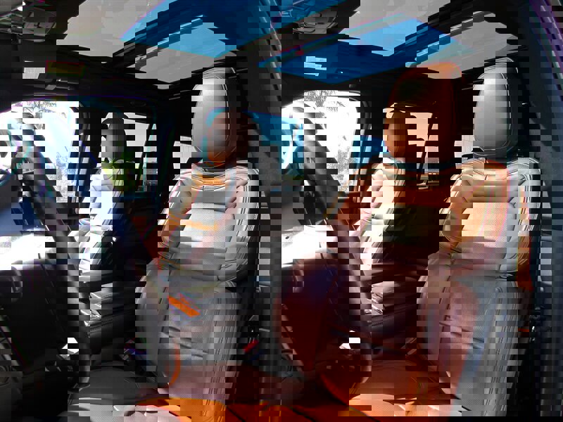 Used 2018 Lincoln Navigator L Reserve w/ Technology Package AWD/4WD image 8