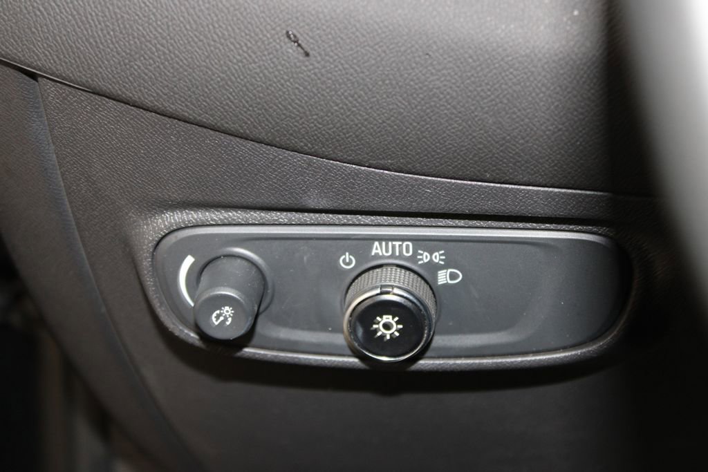 Used 2024 Chevrolet Equinox LT w/ LPO, Floor Liner Package FWD image 40