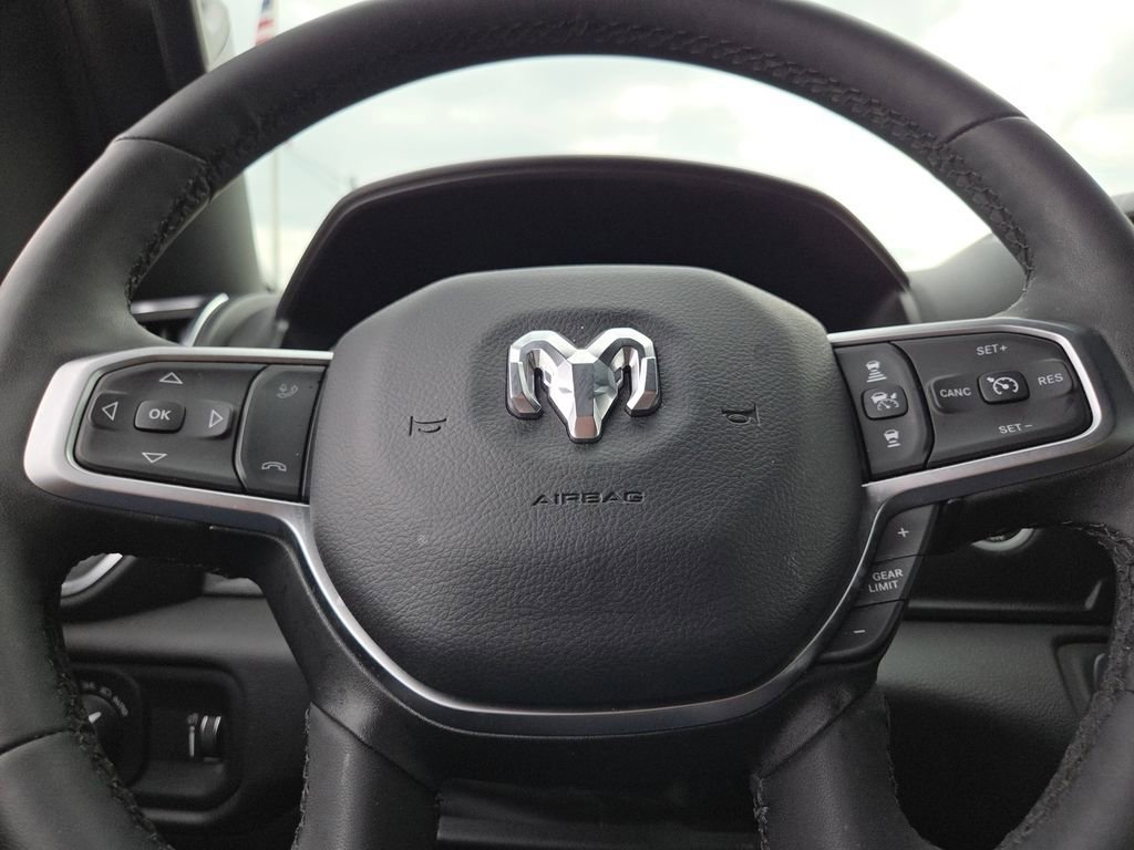 Used 2025 RAM 1500 Big Horn AWD/4WD image 33