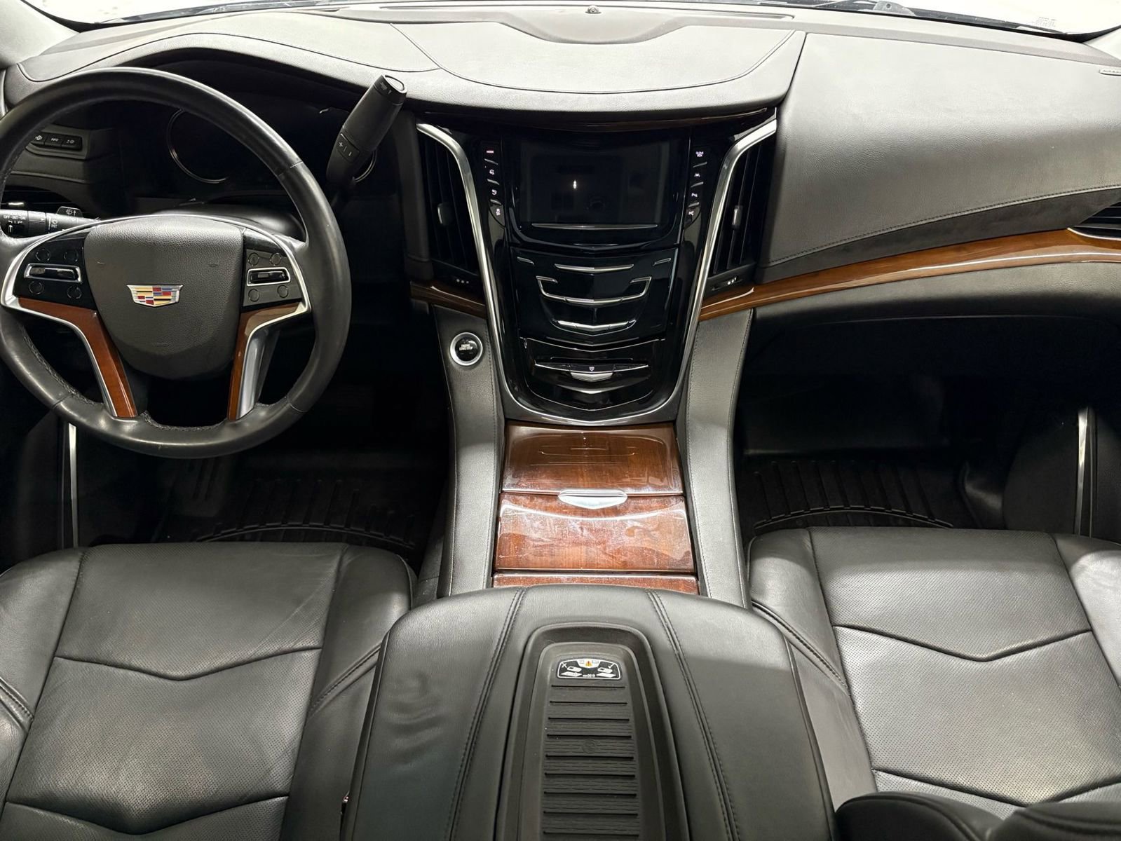 Used 2018 Cadillac Escalade Premium Luxury RWD image 2