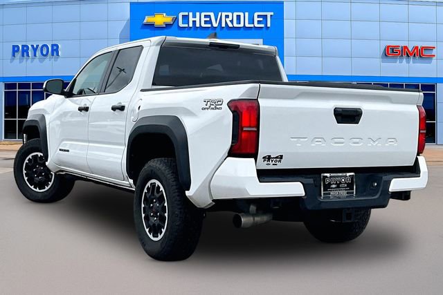 Used 2024 Toyota Tacoma TRD Off-Road AWD/4WD image 4