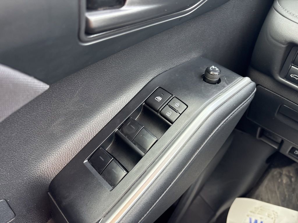 Used 2024 Toyota Highlander LE image 45