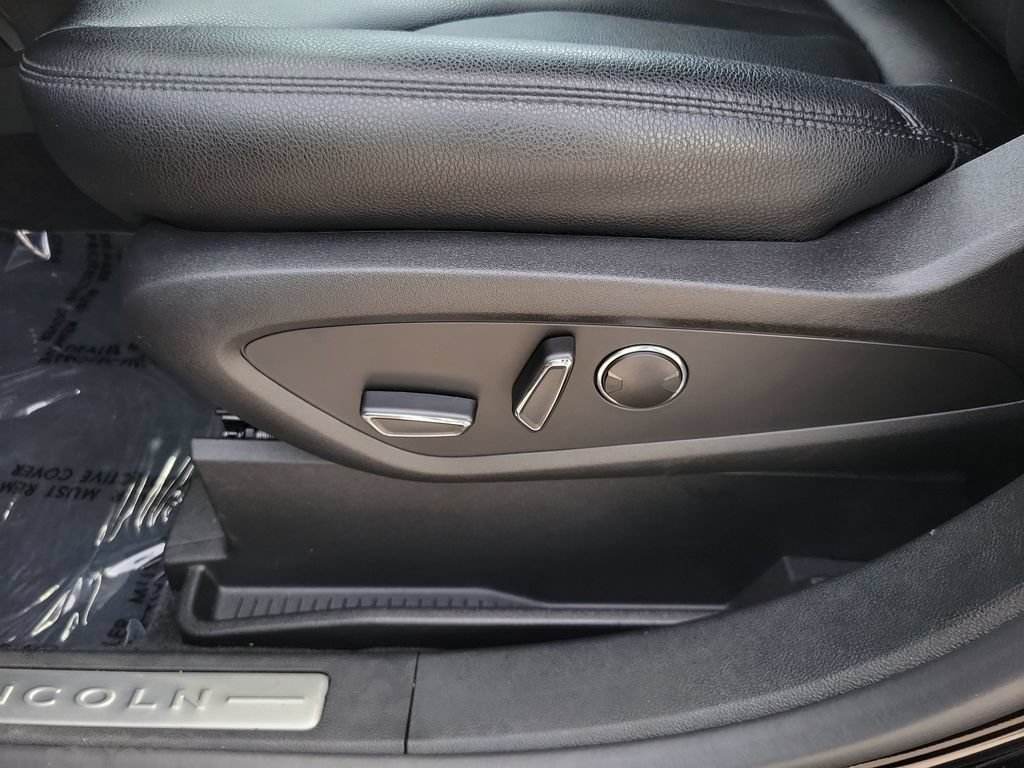 Certified 2022 Lincoln Nautilus FWD image 14