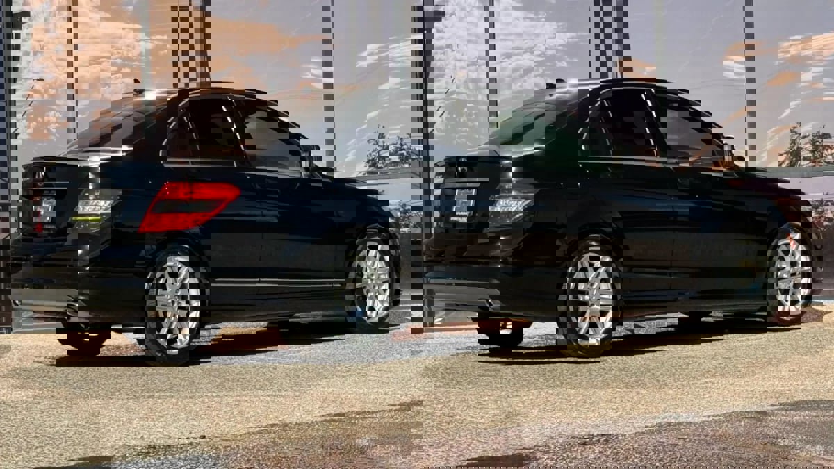 Used 2009 Mercedes-Benz C 350 Sport image 15