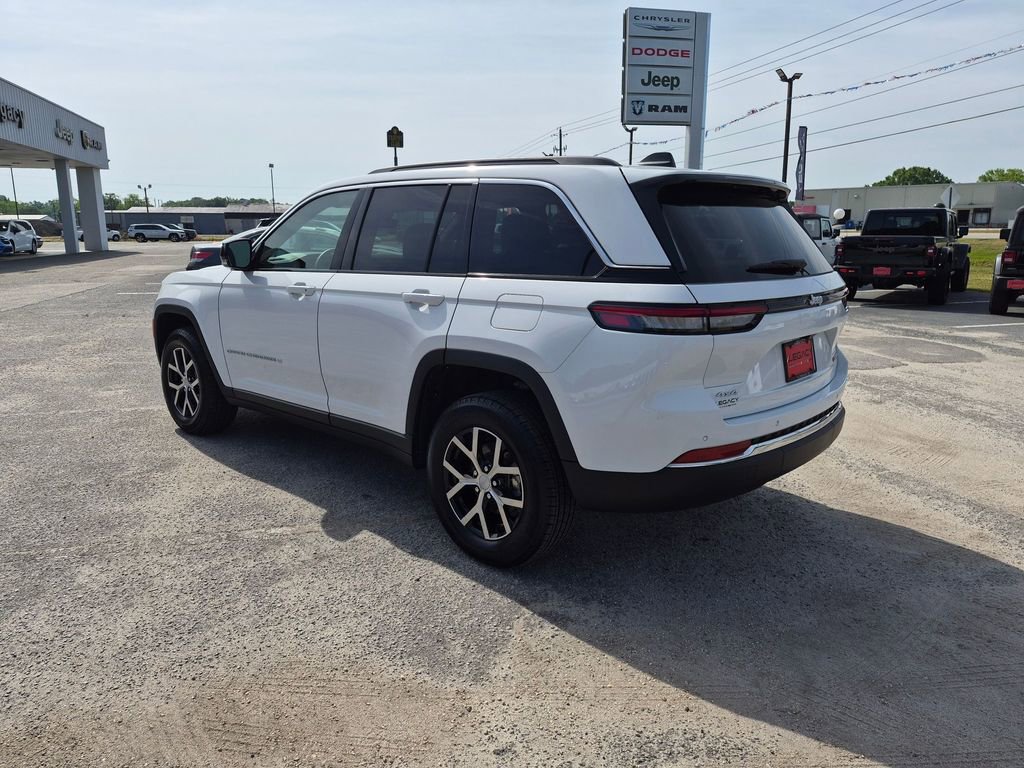 Used 2025 Jeep Grand Cherokee Limited image 5