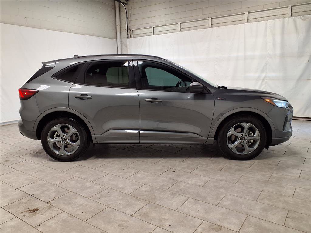 Used 2023 Ford Escape ST-Line w/ Equipment Group 301A image 10