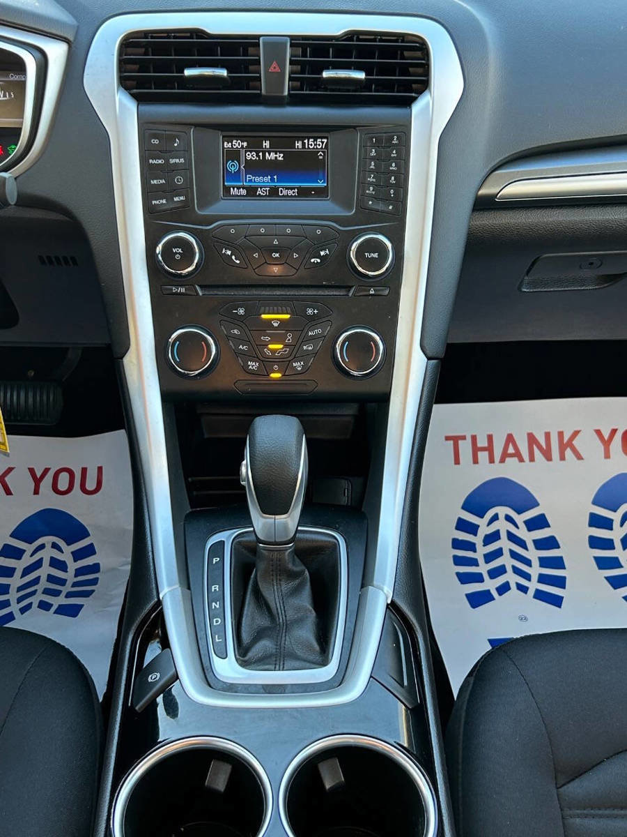 Used 2013 Ford Fusion SE image 16