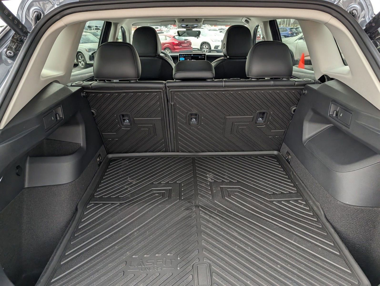 Used 2025 Volkswagen Tiguan SE AWD/4WD image 20