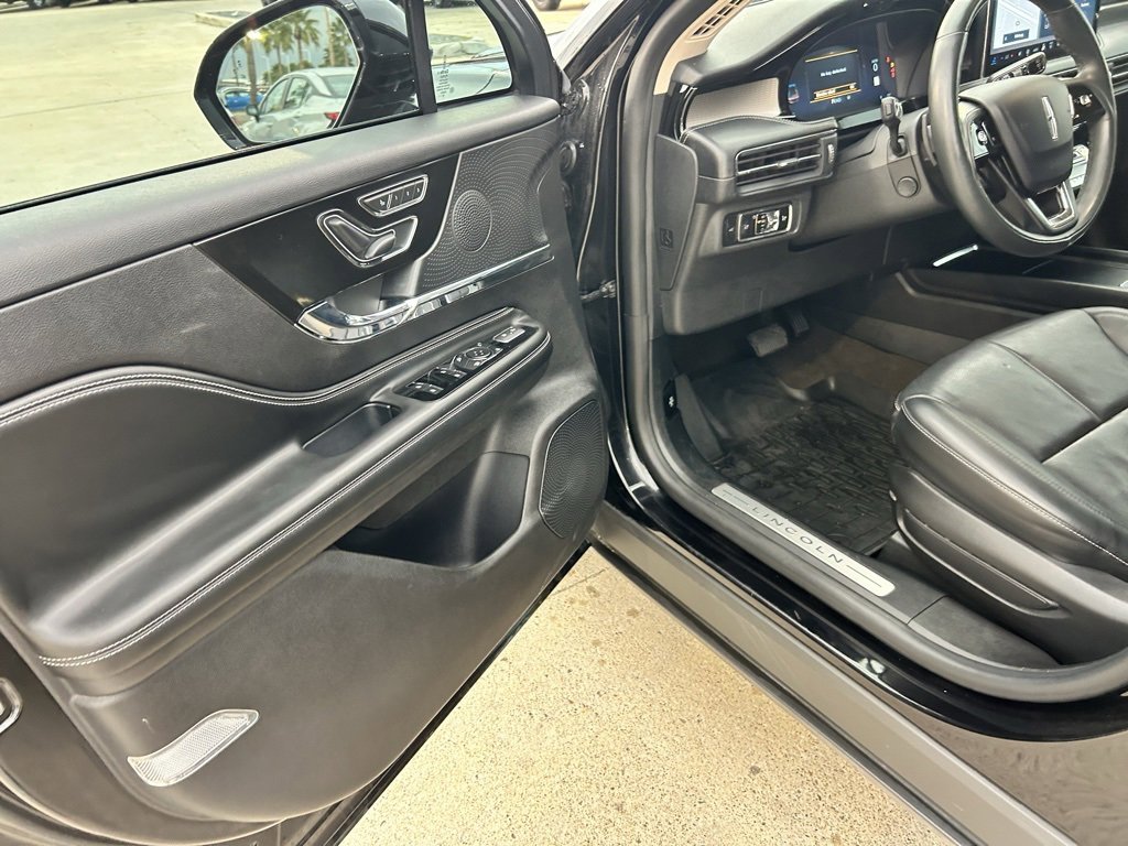 Used 2023 Lincoln Corsair Reserve w/ Equipment Group 201A image 25