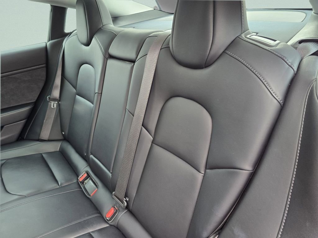 Used 2018 Tesla Model 3 Long Range image 31