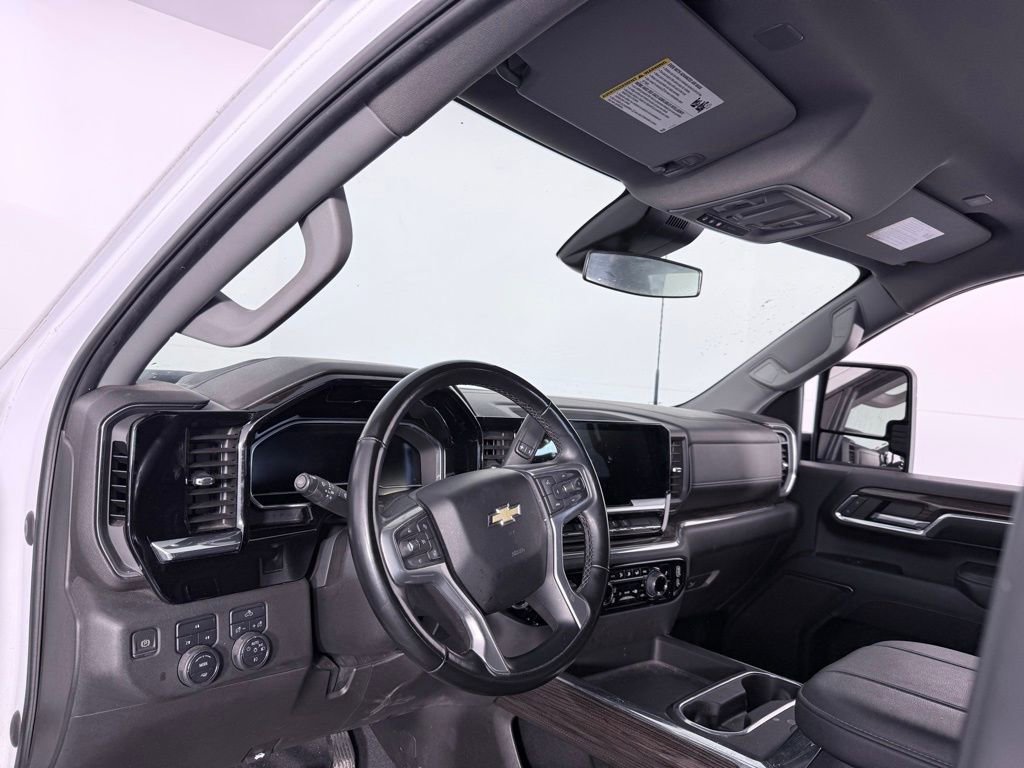 Used 2024 Chevrolet Silverado 2500 LT w/ Convenience Package image 23