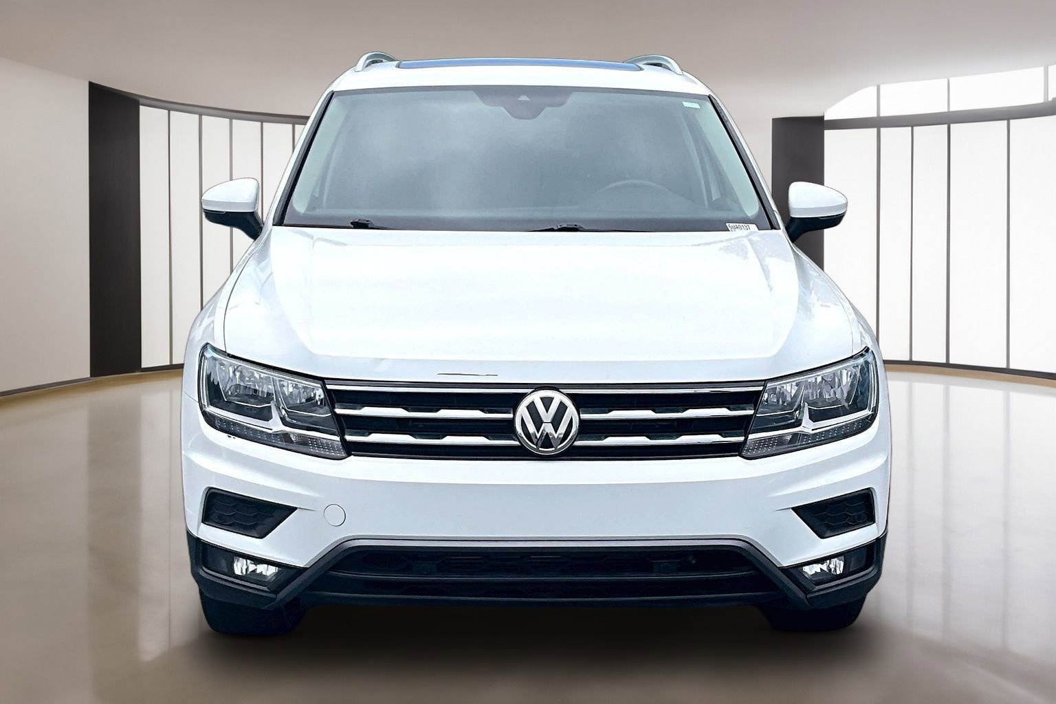 Used 2020 Volkswagen Tiguan SEL FWD image 2