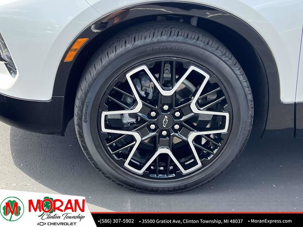 Certified 2024 Chevrolet Blazer RS w/ Driver Confidence II Package FWD image 11