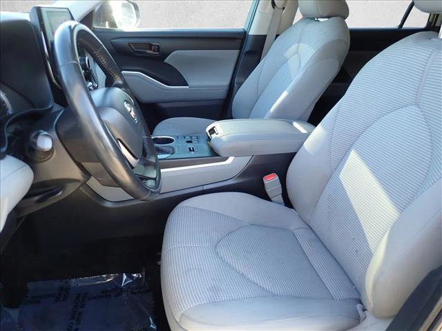 Used 2023 Toyota Highlander LE FWD image 10