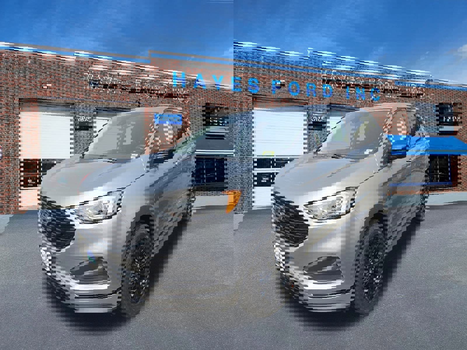 New 2024 Ford Edge SE w/ Black Appearance Package image 3