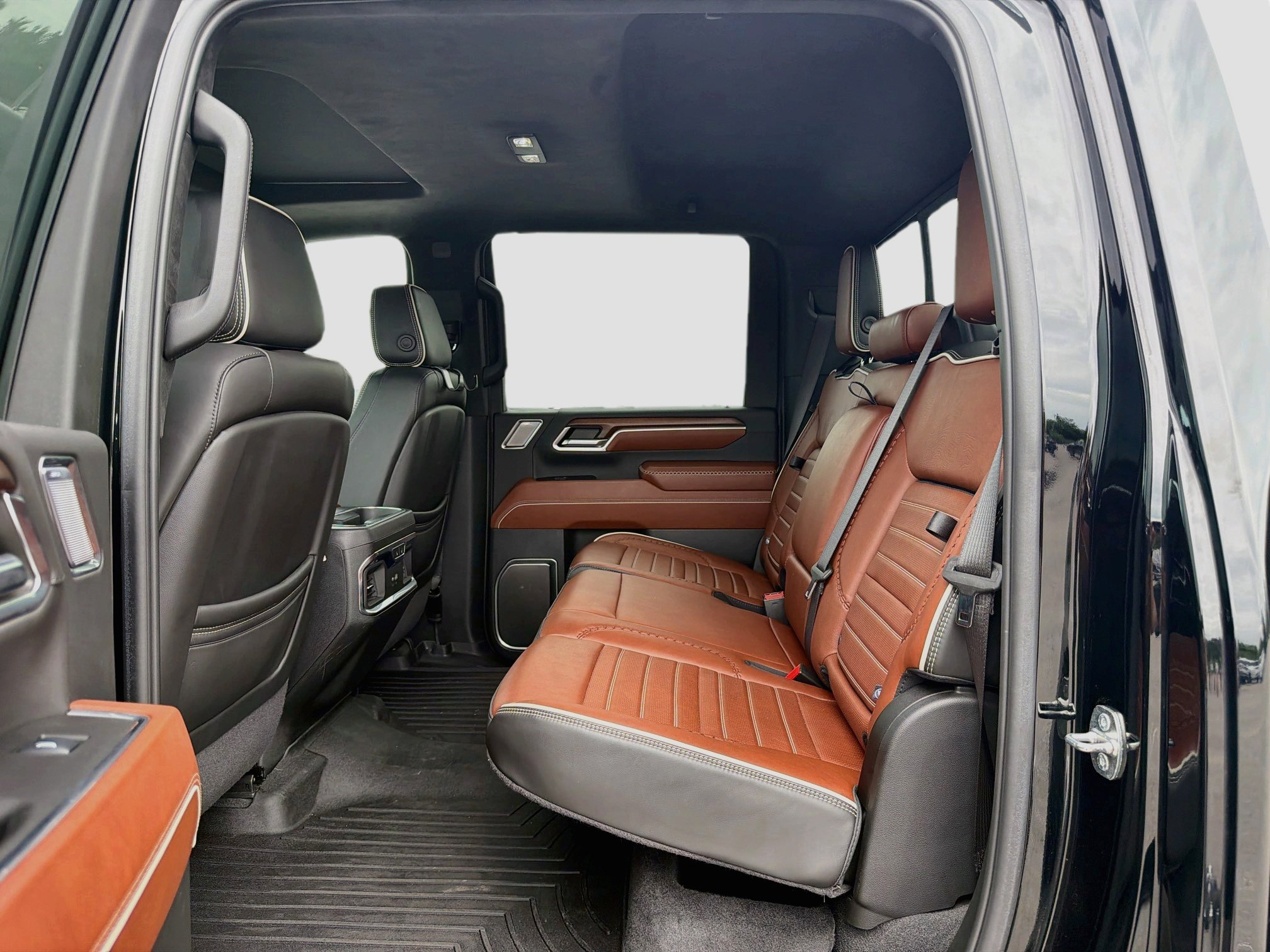 Used 2024 GMC Sierra 3500 Denali Ultimate AWD/4WD image 20