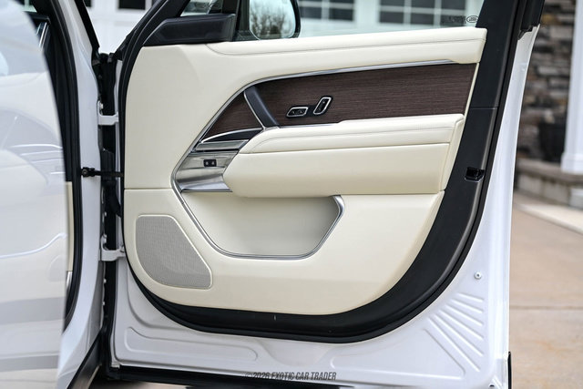 Used 2025 Land Rover Range Rover SE image 31