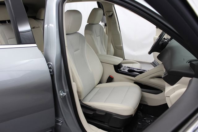 Used 2023 Buick Envision Preferred FWD image 16