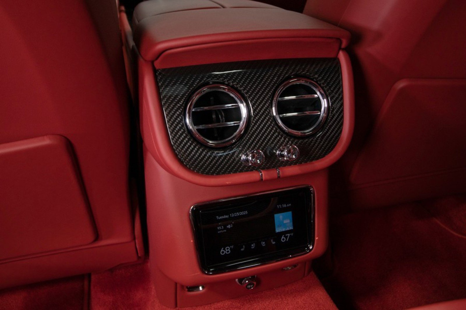 Used 2022 Bentley Bentayga image 48