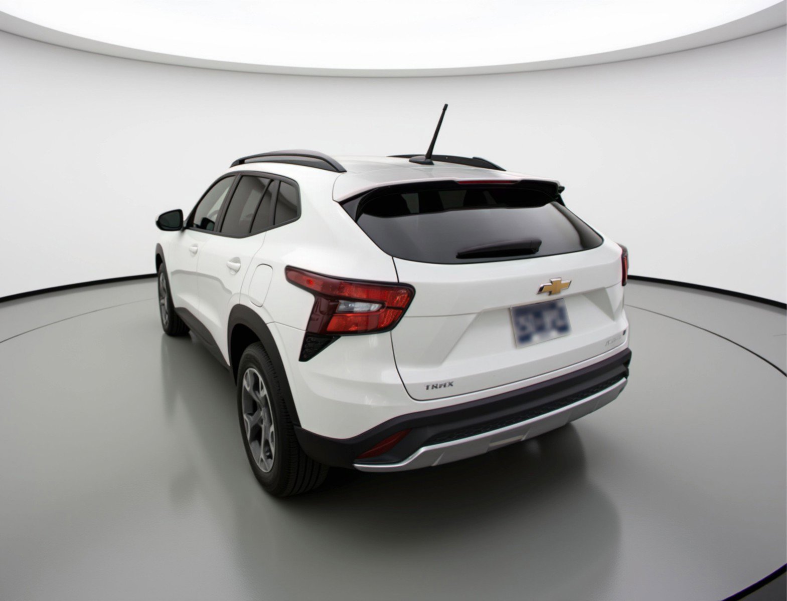Used 2025 Chevrolet Trax LT FWD image 6