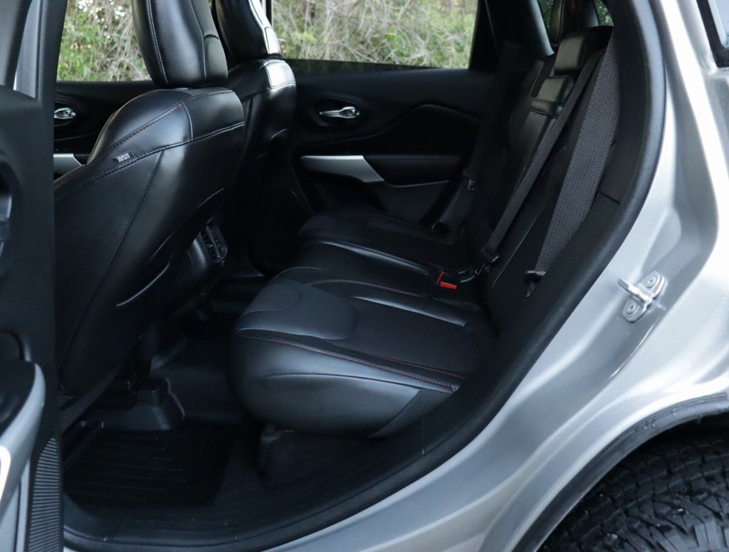 Used 2018 Jeep Cherokee Trailhawk w/ Comfort/Convenience Group image 31