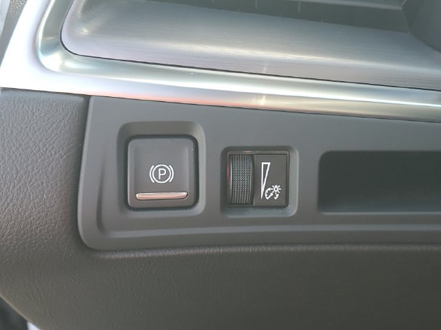 Certified 2024 Cadillac XT5 Luxury AWD/4WD image 16