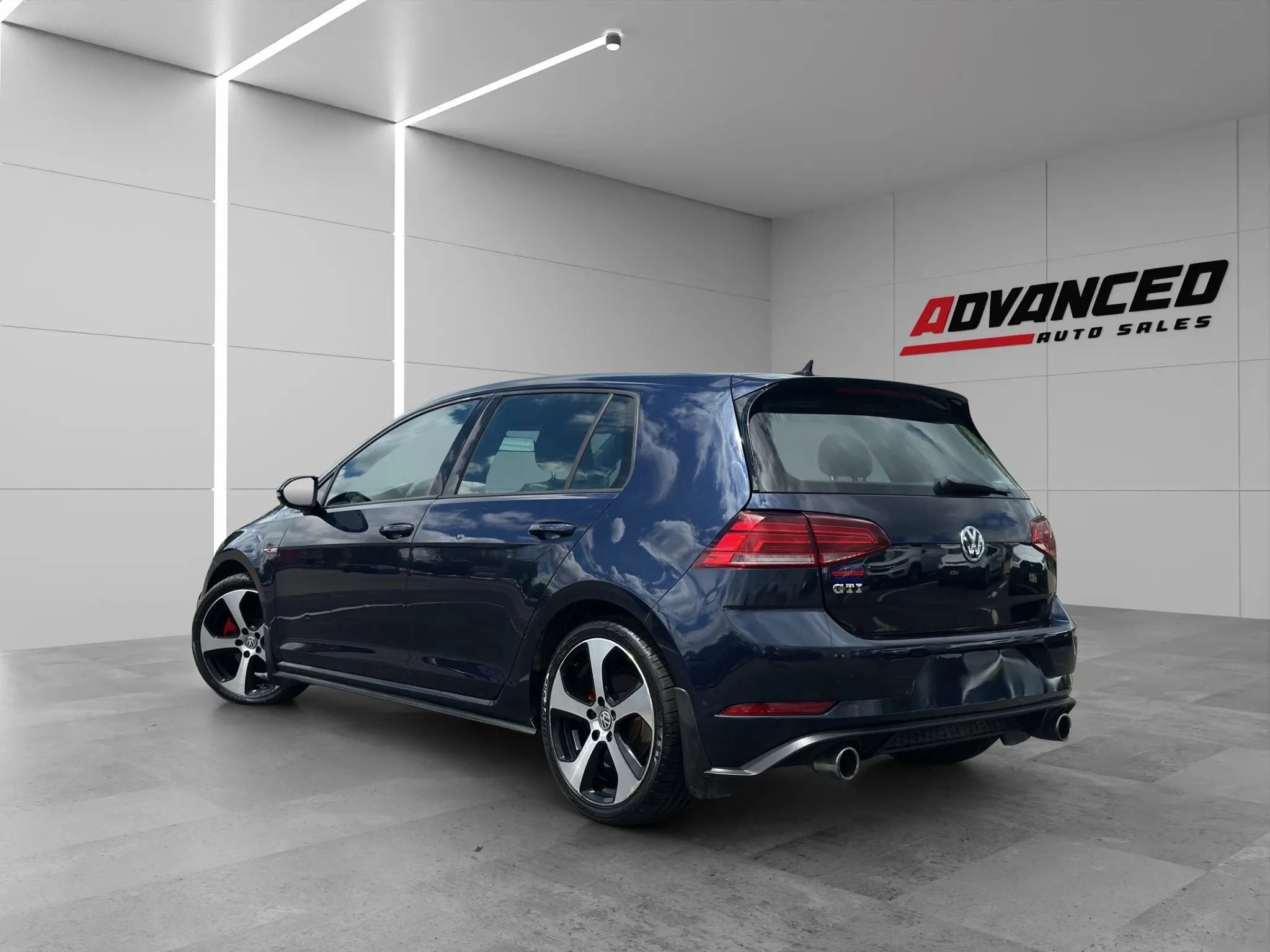 Used 2018 Volkswagen GTI S FWD image 4