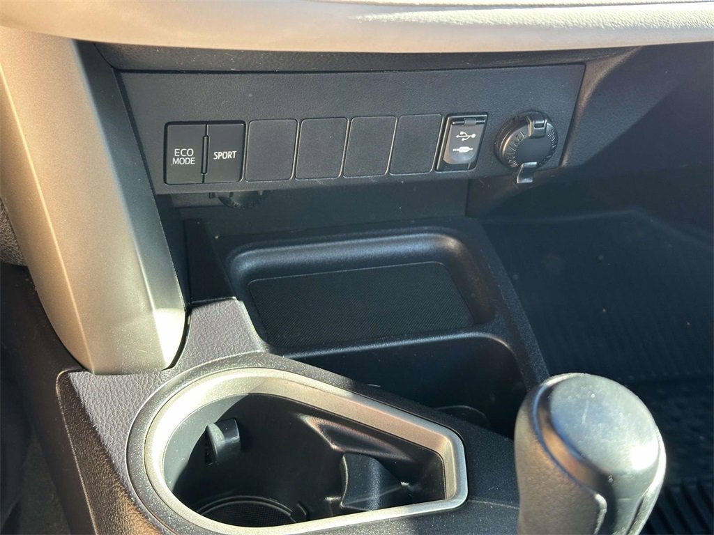 Certified 2018 Toyota RAV4 XLE image 6