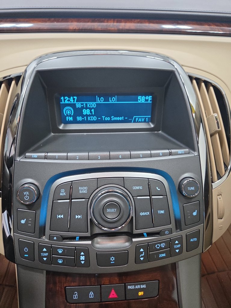 Used 2011 Buick LaCrosse CXL FWD image 40