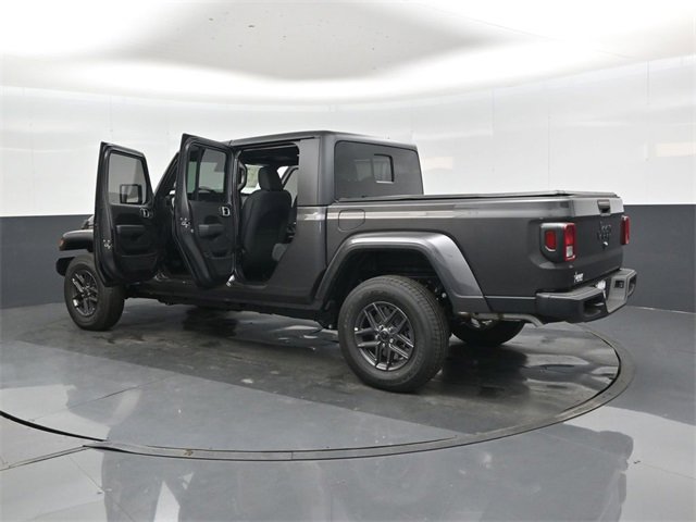 New 2025 Jeep Gladiator Sport image 44