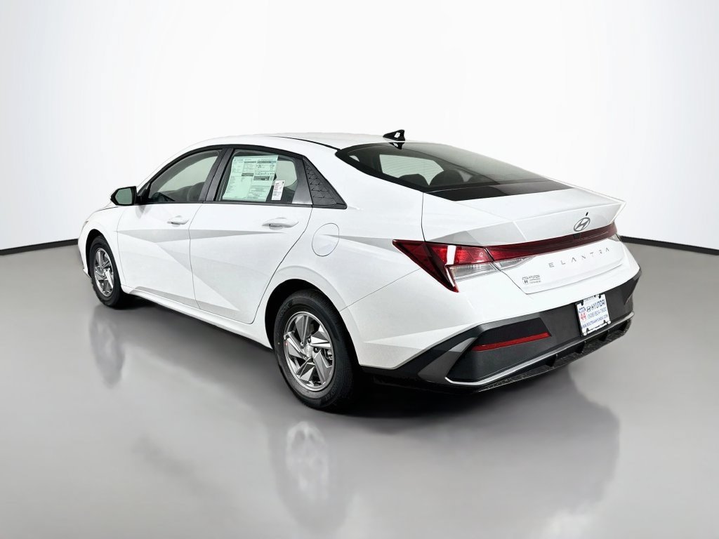 New 2026 Hyundai Elantra SE FWD image 6