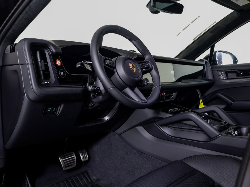 New 2026 Porsche Cayenne GTS image 5