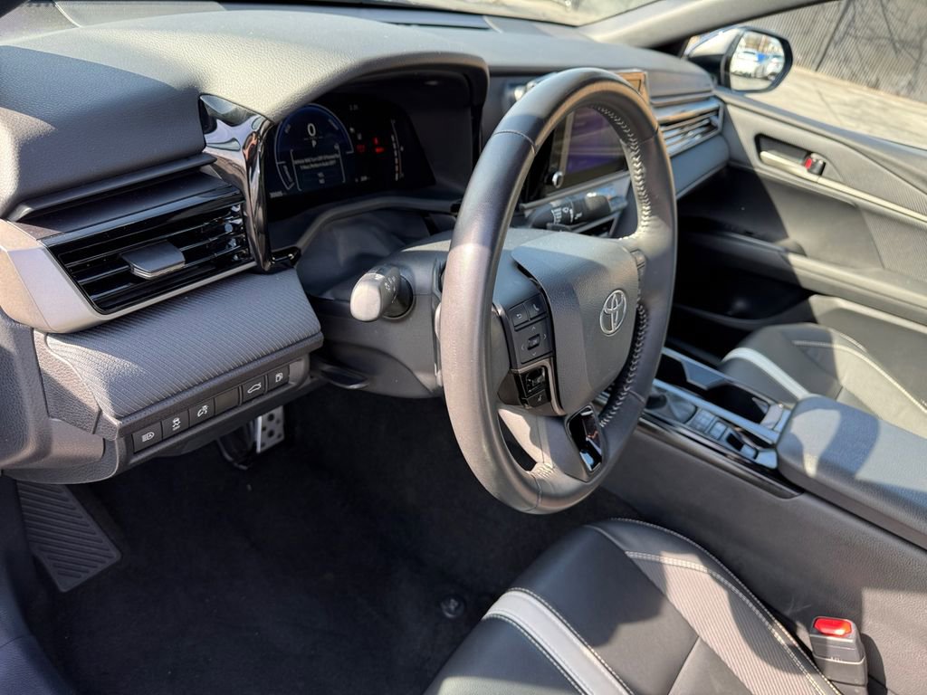 Certified 2025 Toyota Camry SE image 25