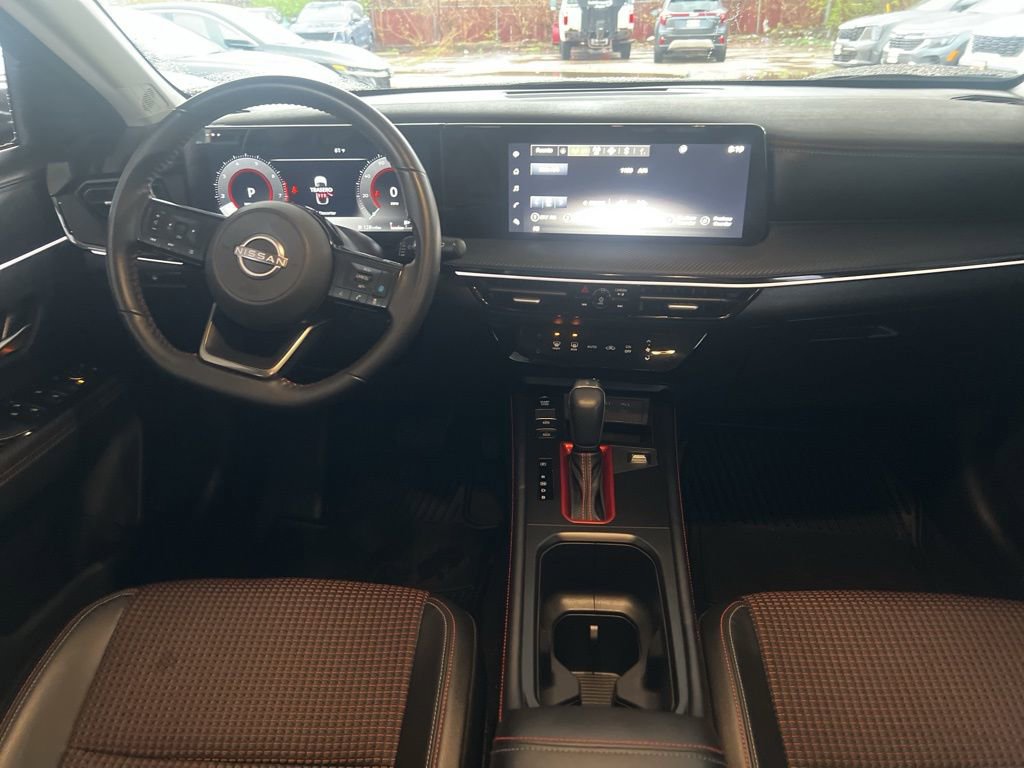 Certified 2025 Nissan Kicks SR AWD/4WD image 16